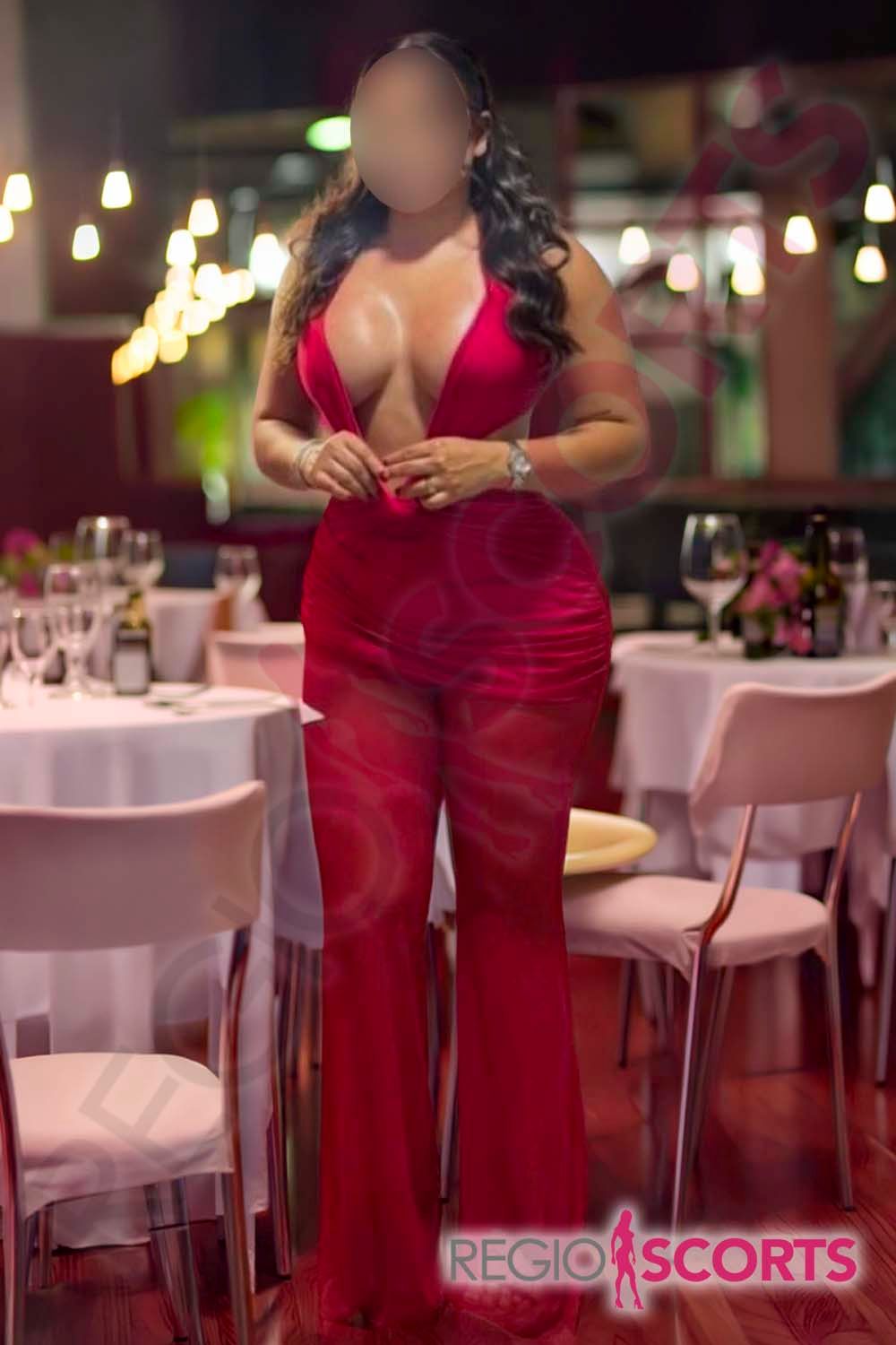 Camii elegante escort